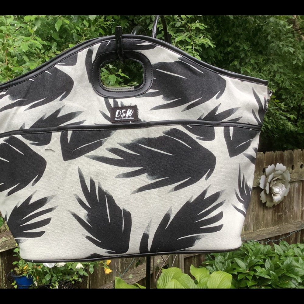 Insulated tote
